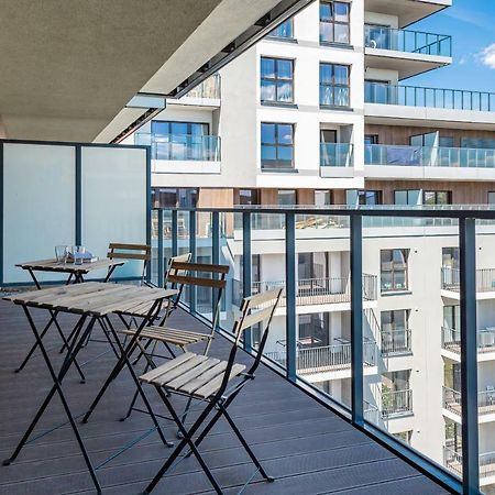 Apartment Walonska With Free Parking Wroclaw By Noclegi Renters Bagian luar foto