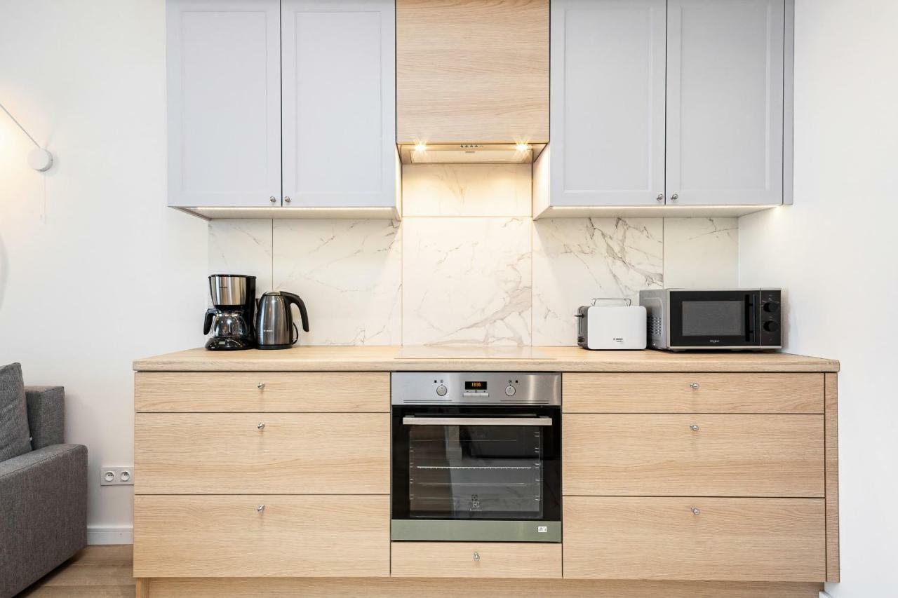 Apartment Walonska With Free Parking Wroclaw By Noclegi Renters Bagian luar foto