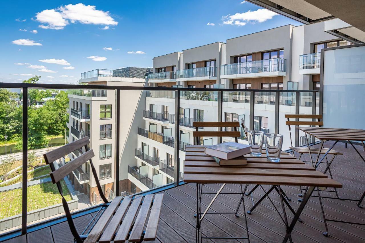 Apartment Walonska With Free Parking Wroclaw By Noclegi Renters Bagian luar foto